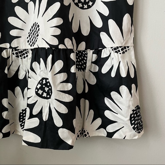 Victoria Beckham for Target Black & White Daisy Drop Waist Scallop Trim Dress - Picture 3 of 8